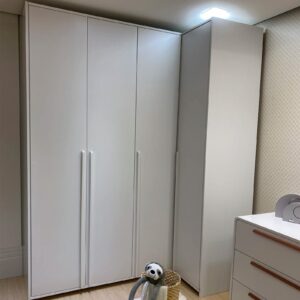 Vantagens do guarda-roupa de canto infantil: maximizar o espaço e criar ambientes mais funcionais
